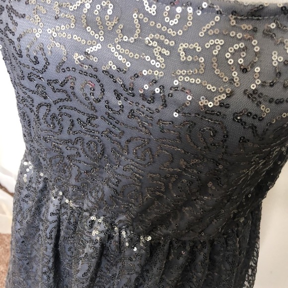 Isis silver sequin mini dress size Medium - Picture 3 of 8